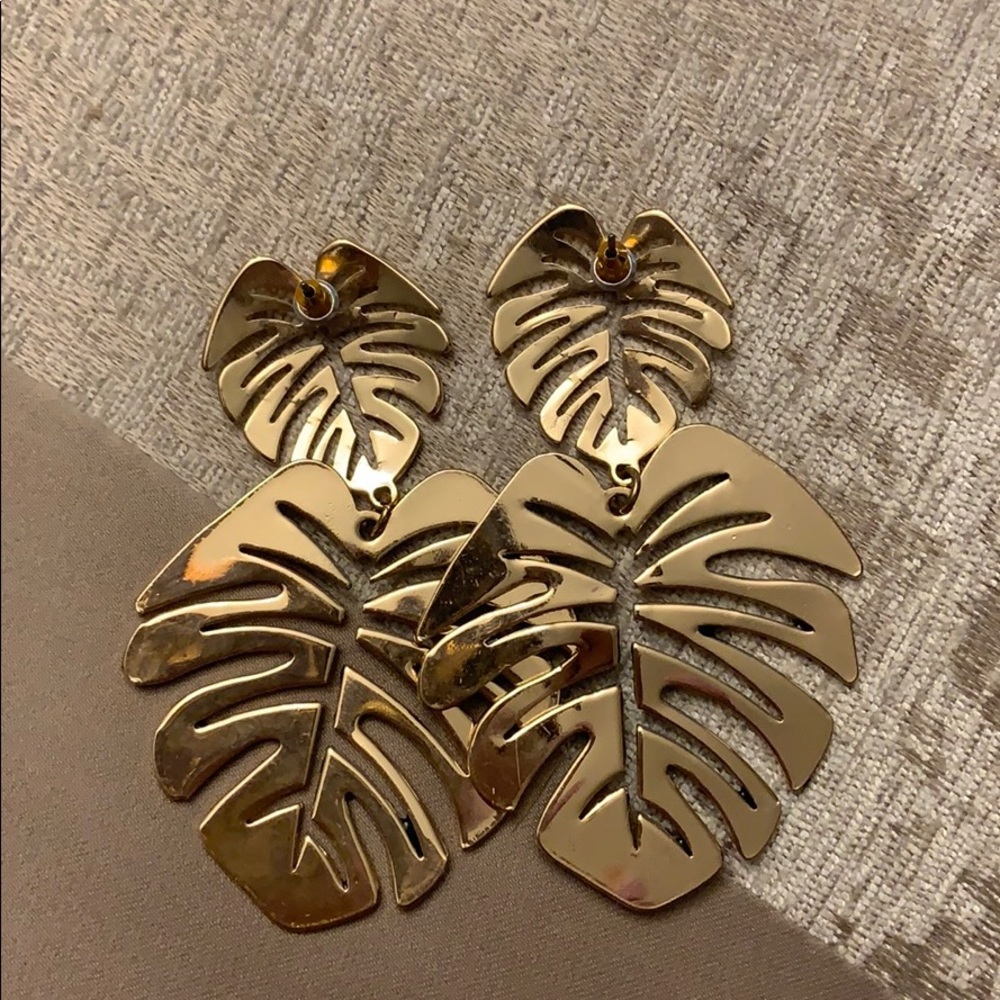 Monstera Drop Earrings - Picture 3 of 3